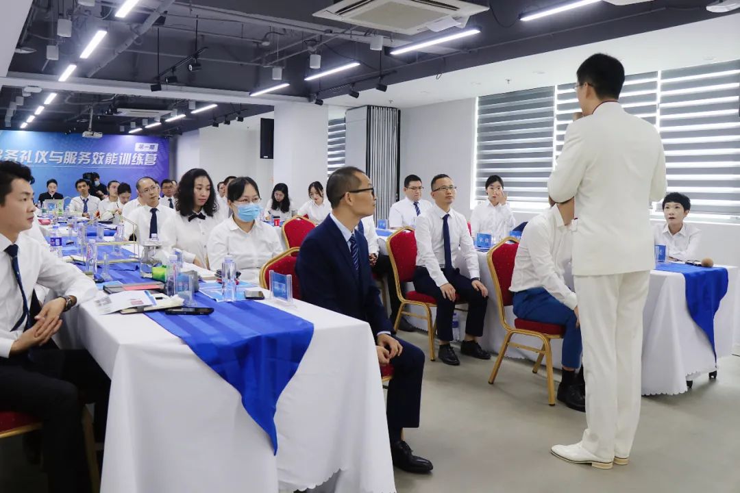 银行工作有绩效吗,银行要持续提升专业化服务水平