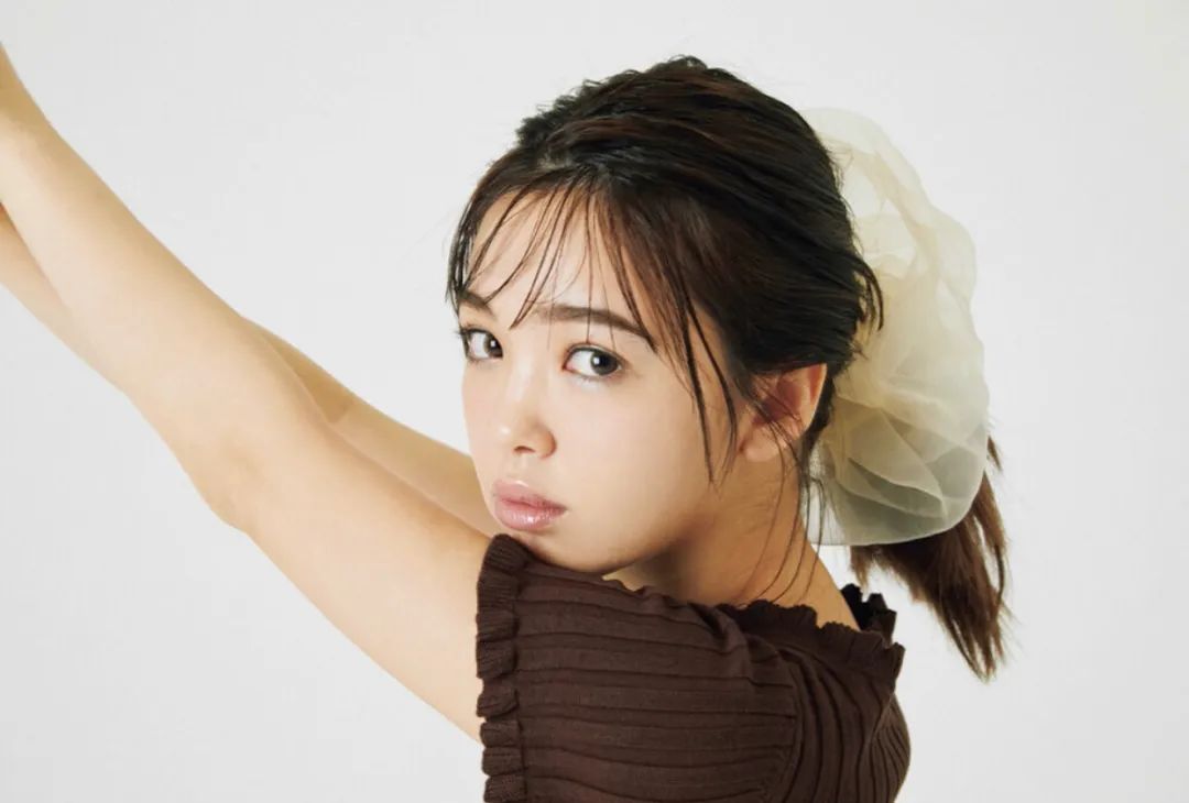 韩国女孩很会化妆,韩国东大门头饰