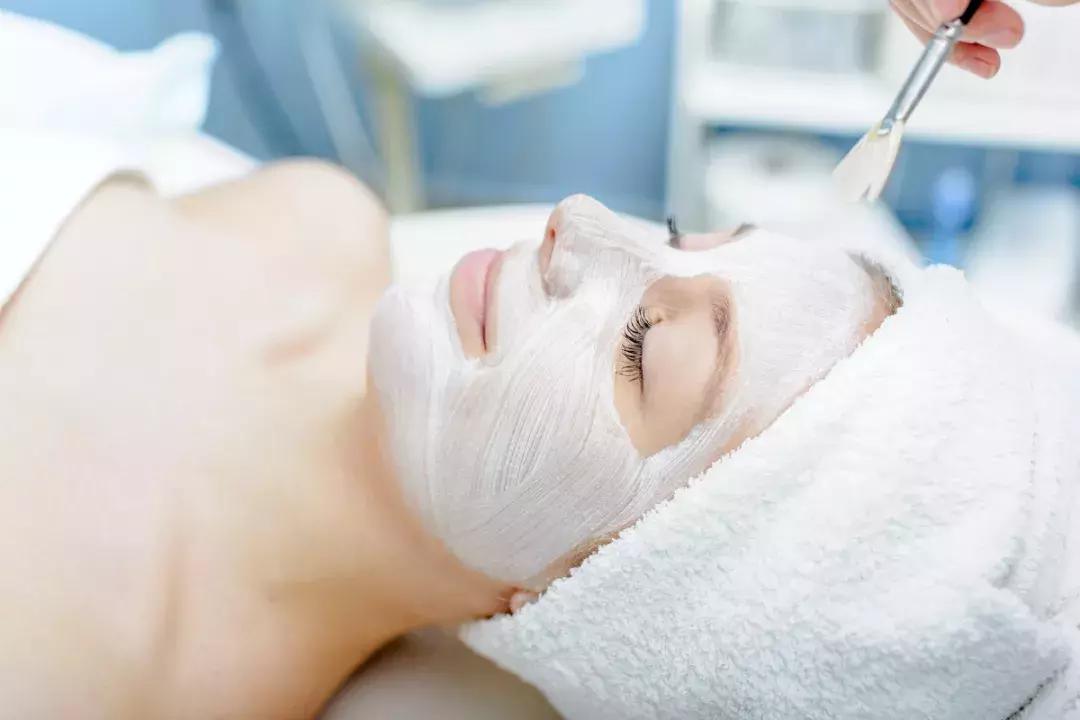 日常护肤毛孔粗大的小仙女,冬天毛孔粗大用啥粉底