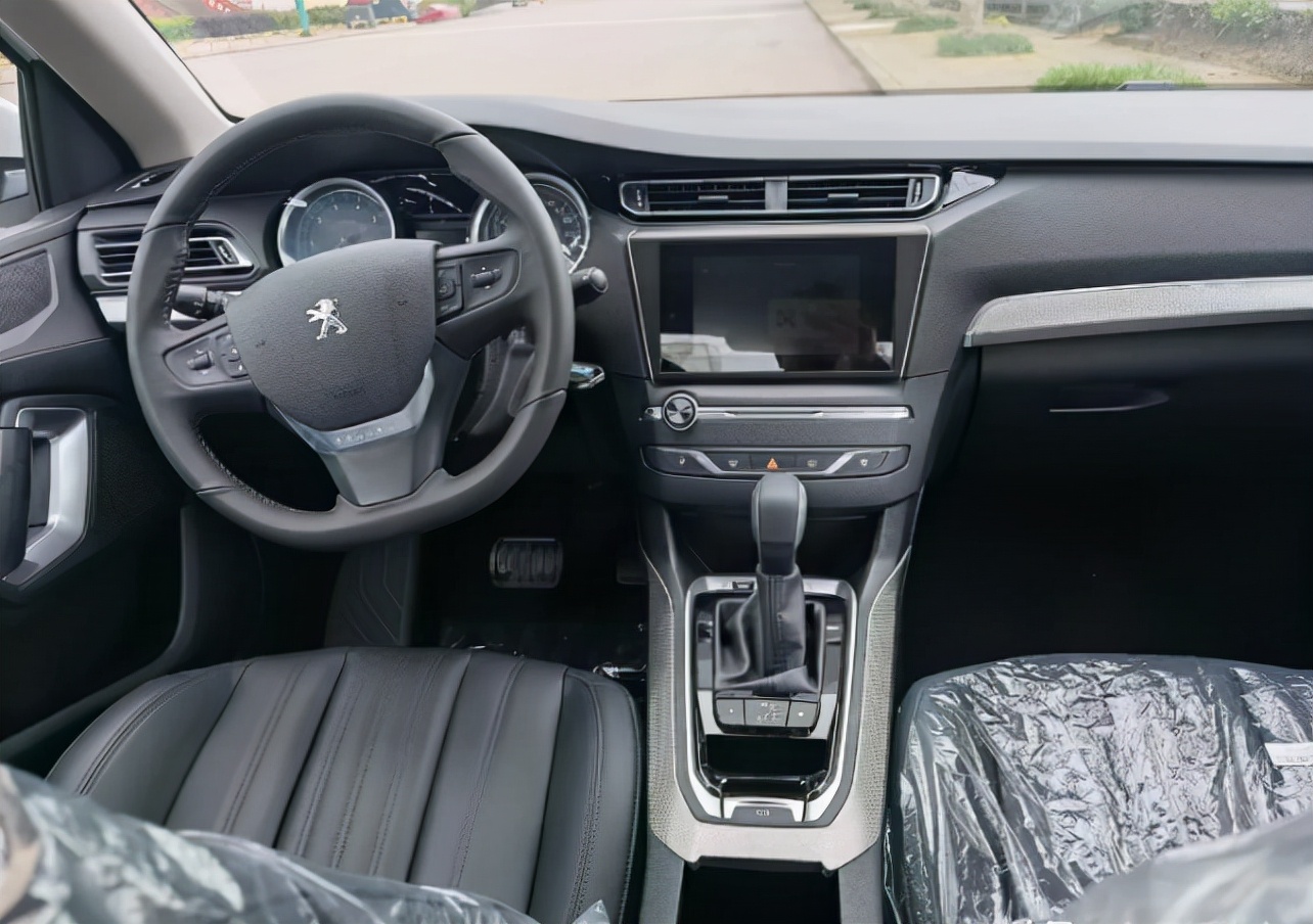 10款标致4081.6手动挡真实油耗,降价也卖不动的车