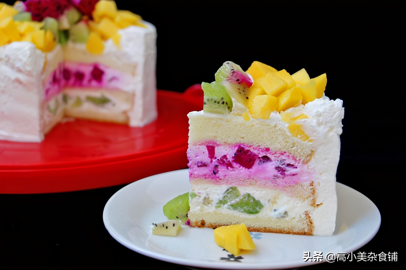 戚风蛋糕胚做奶油蛋糕的视频,水果奶油蛋糕的蛋糕胚
