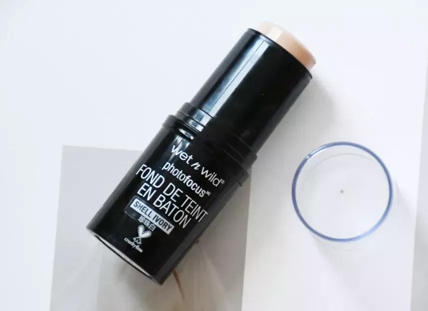 12小时不脱妆保湿提亮遮瑕,春夏妆容持久不脱妆的秘密