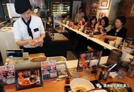 适合在国外的兼职,国外适合学生的兼职