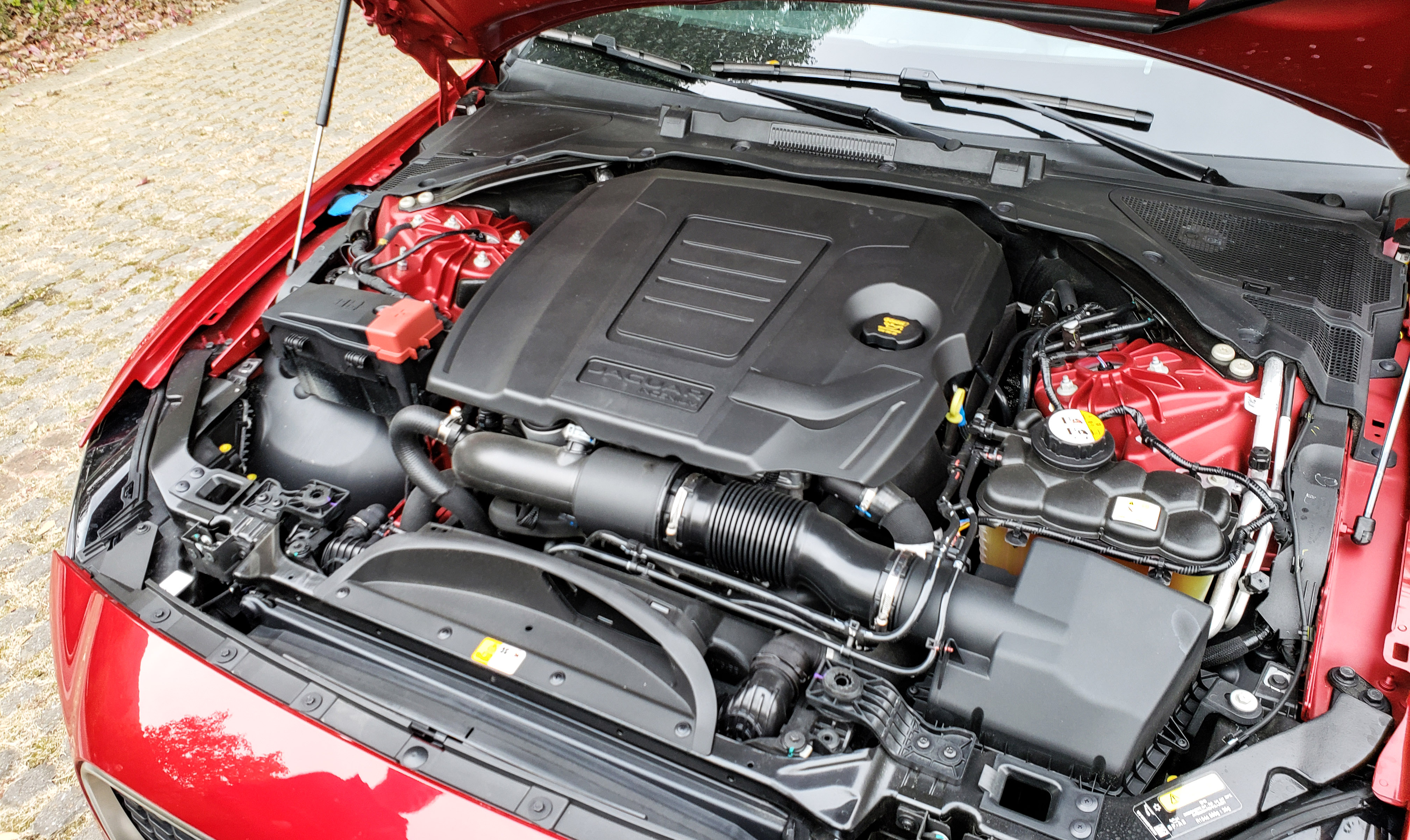 捷豹xel宝马3系性能测试,捷豹xel2021款豪华运动落地价