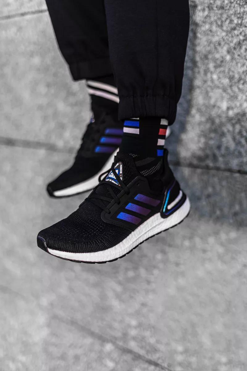 UB结合4D打印科技，阿迪全新跑鞋Ultra4D脚感怎么样？是真的贵