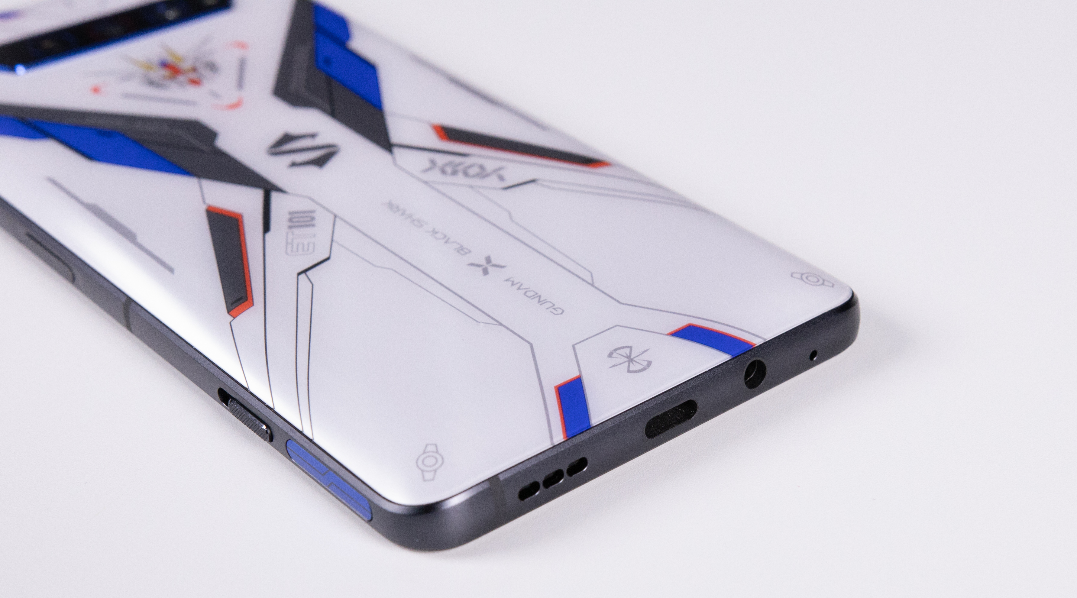 黑鲨4s高达限定版多少钱,黑鲨4spro高达限定版