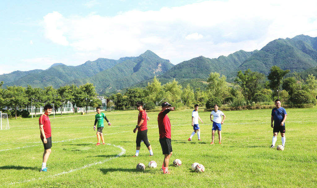 2018青少年足球夏令营上海分营,小足球大梦想