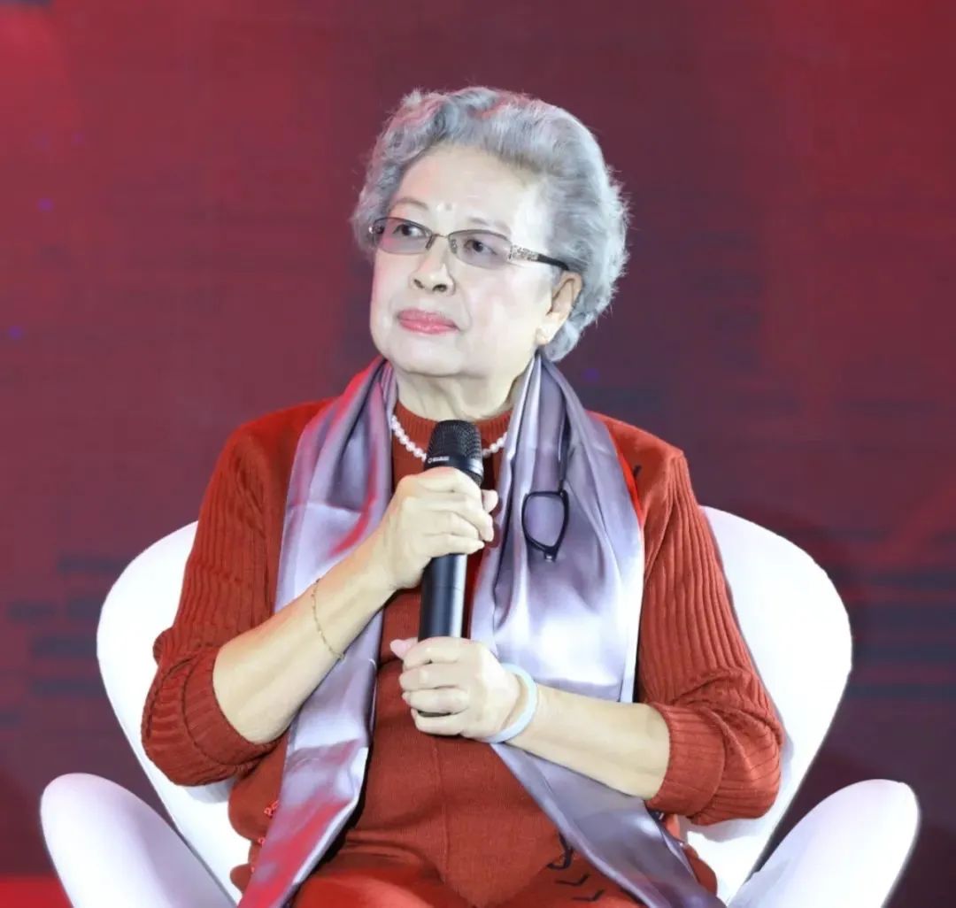 贵州的平凡圣人!*耀邦胡**请他吃饭•与副总理女儿情同父女