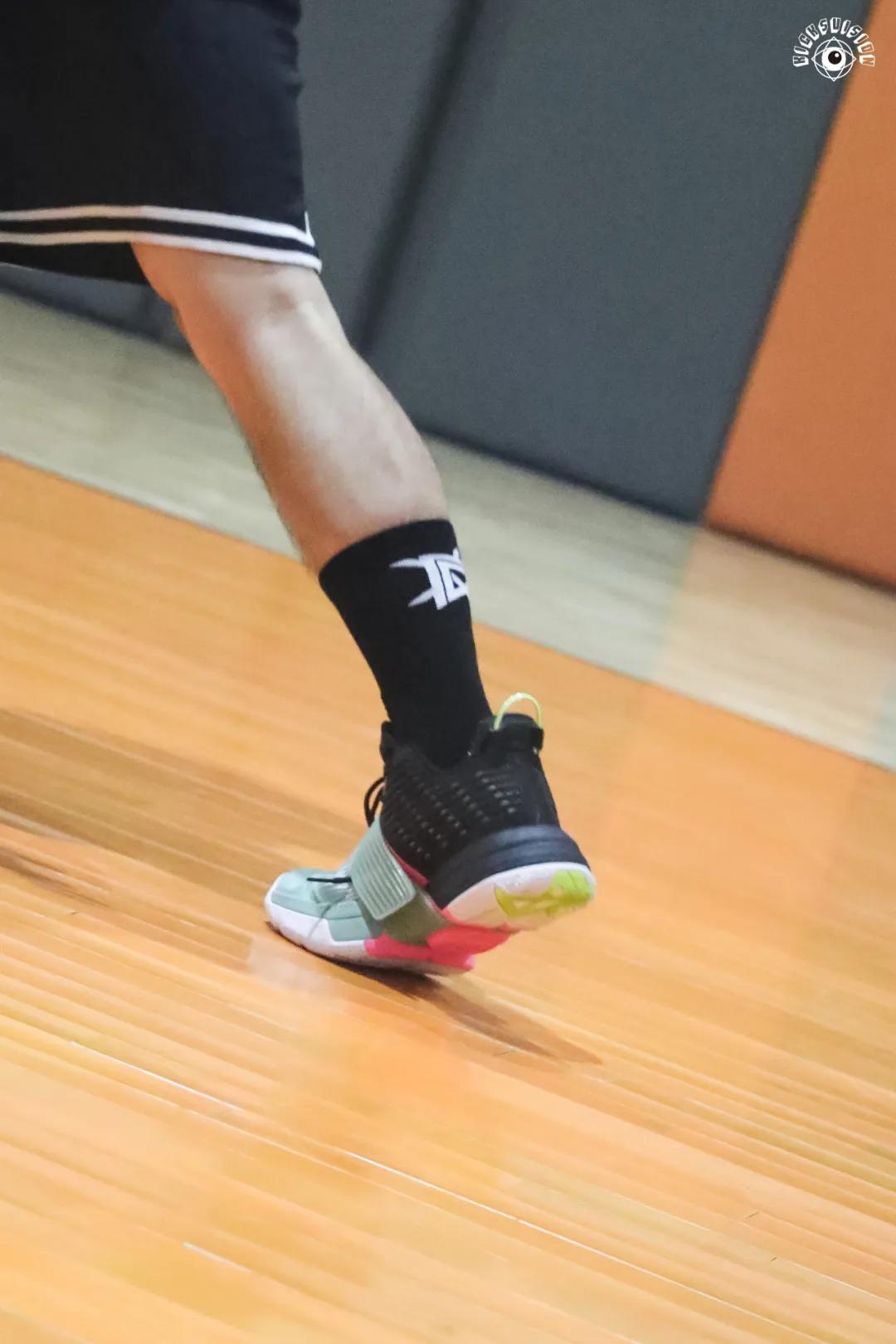 无论是打球还是穿鞋，你都「要疯」一点|KVSN众测