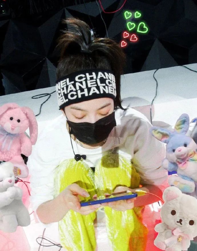 宋妍霏欧阳娜娜都爱的潮牌,欧阳娜娜宋妍霏邓紫棋