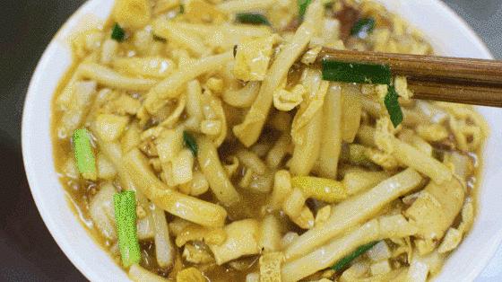 大叔年薪365万,男子做烧饼年薪35万