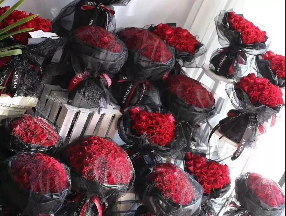 浪漫情人节特别定制,情人节为你专属定制