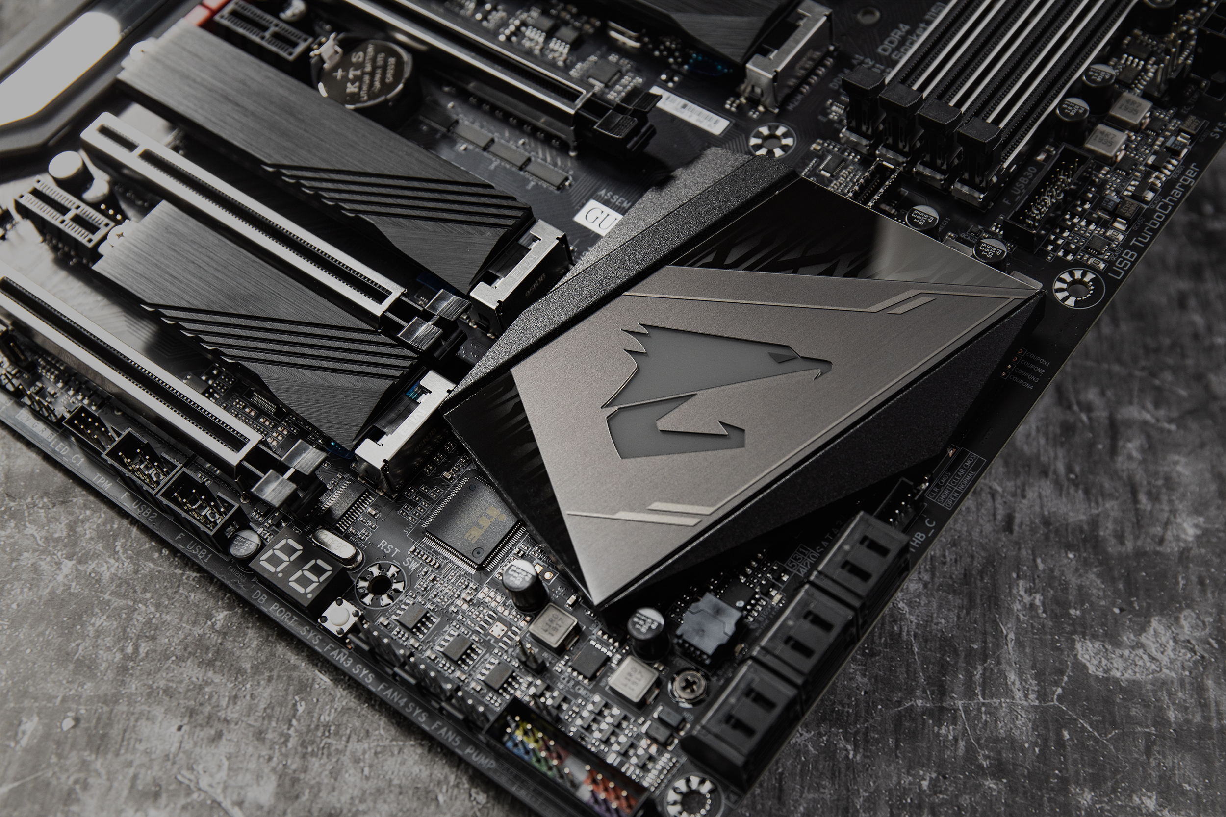 外星人游戏主机值得买吗 (有主机的外星人游戏本)