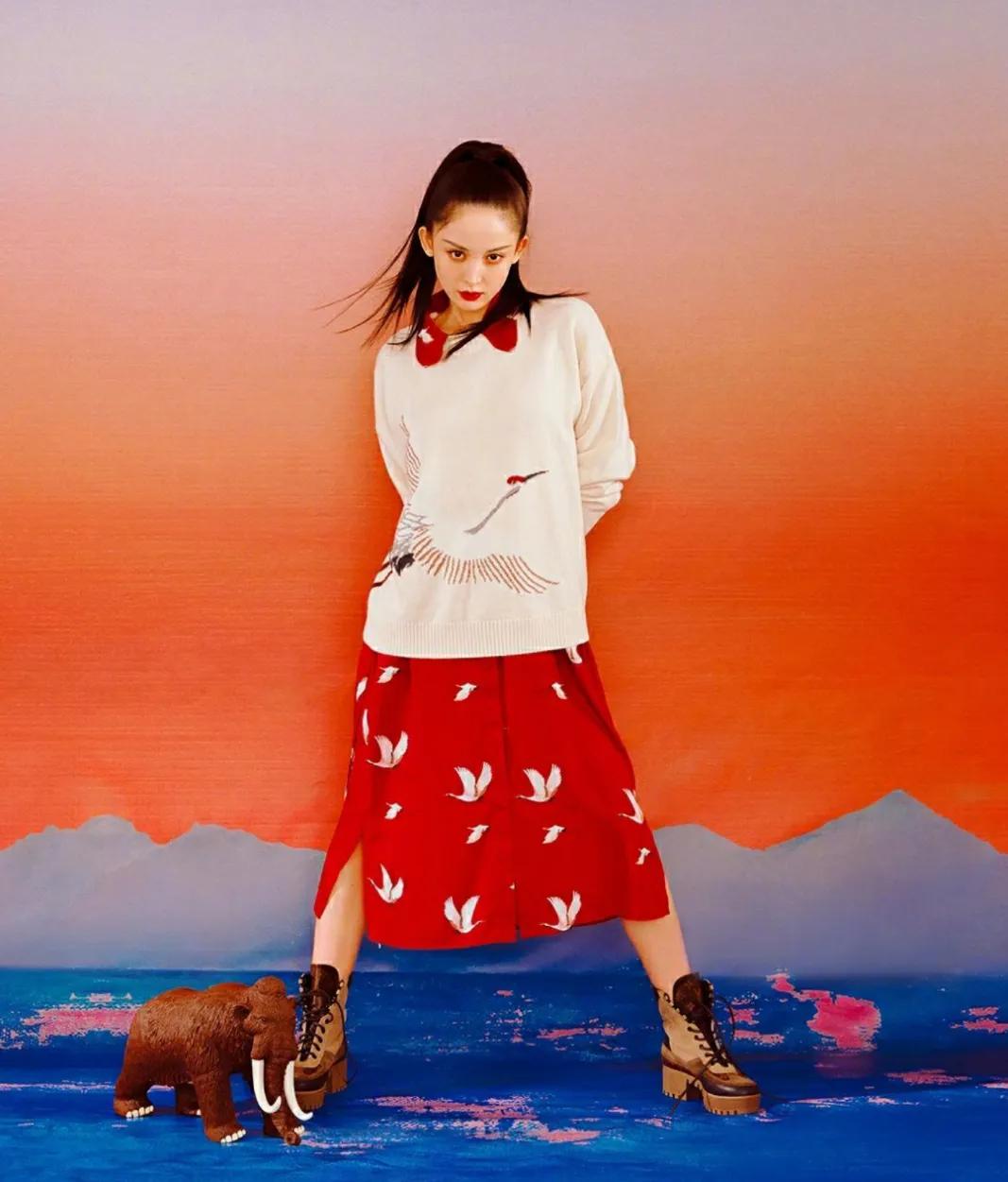 古力娜扎深v蓝色礼服和鞠婧祎,娜扎和鞠婧祎