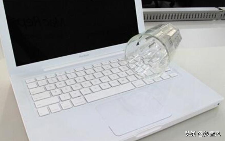 电脑进水不用慌,下面4招可以起死回生