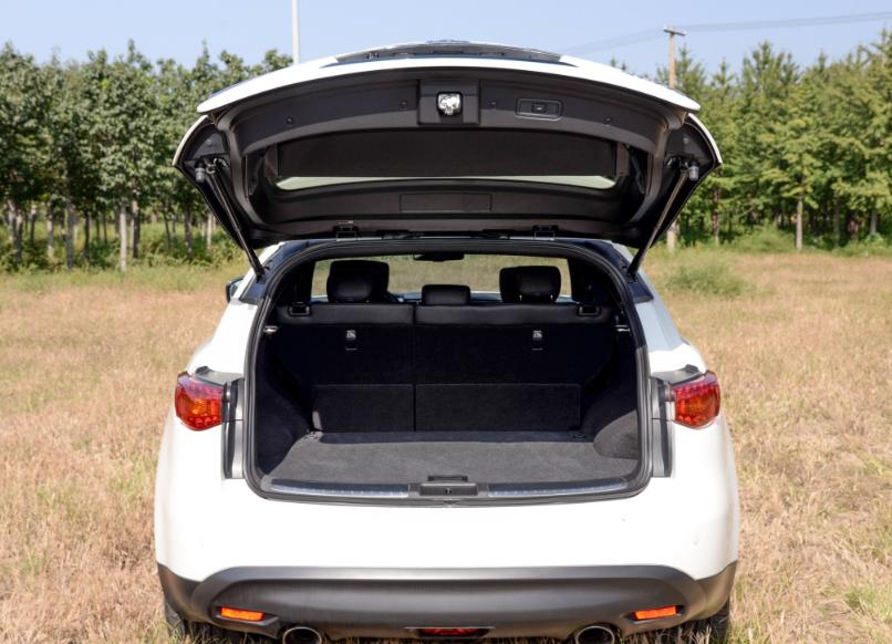 英菲尼迪qx70s绝影版排气管声音,日产英菲尼迪qx70