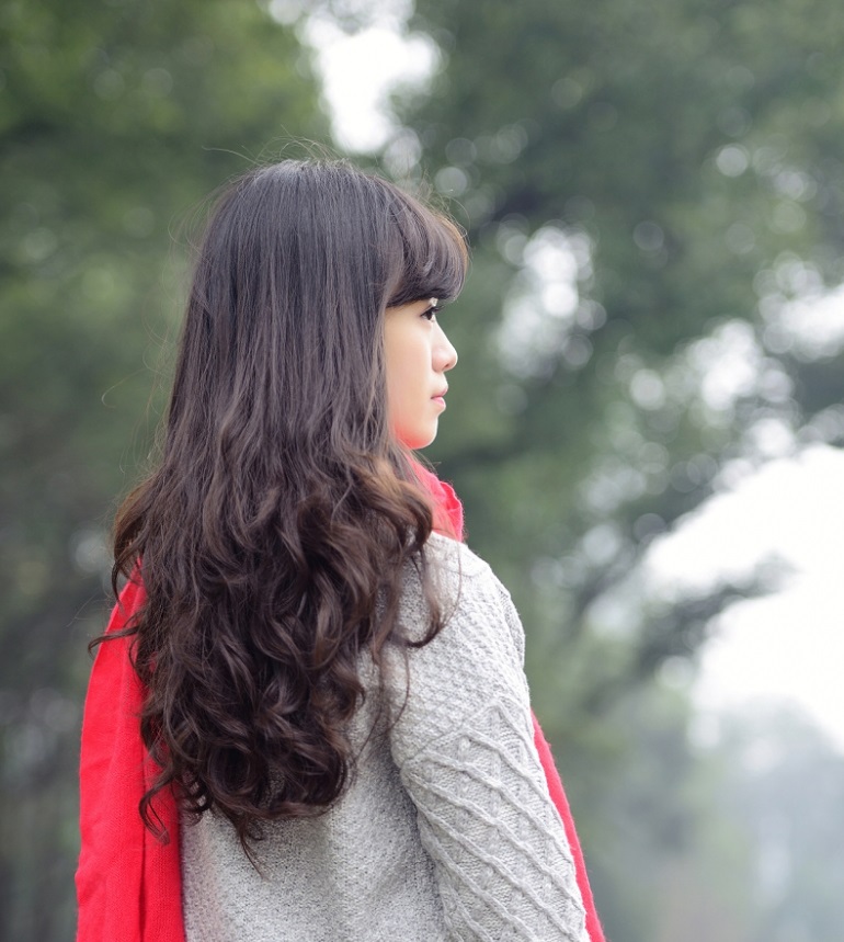 送她红围脖的男孩子,是个贼