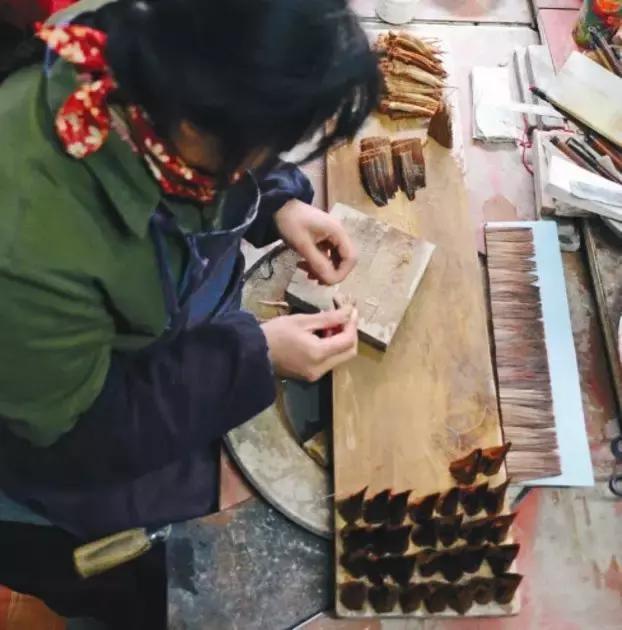 原来毛笔是这样做出来的,原来红木是这样做出来的