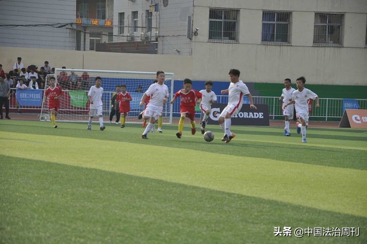 临汾中小学足球联赛比赛,临汾市中小学校足球正式拉开帷幕