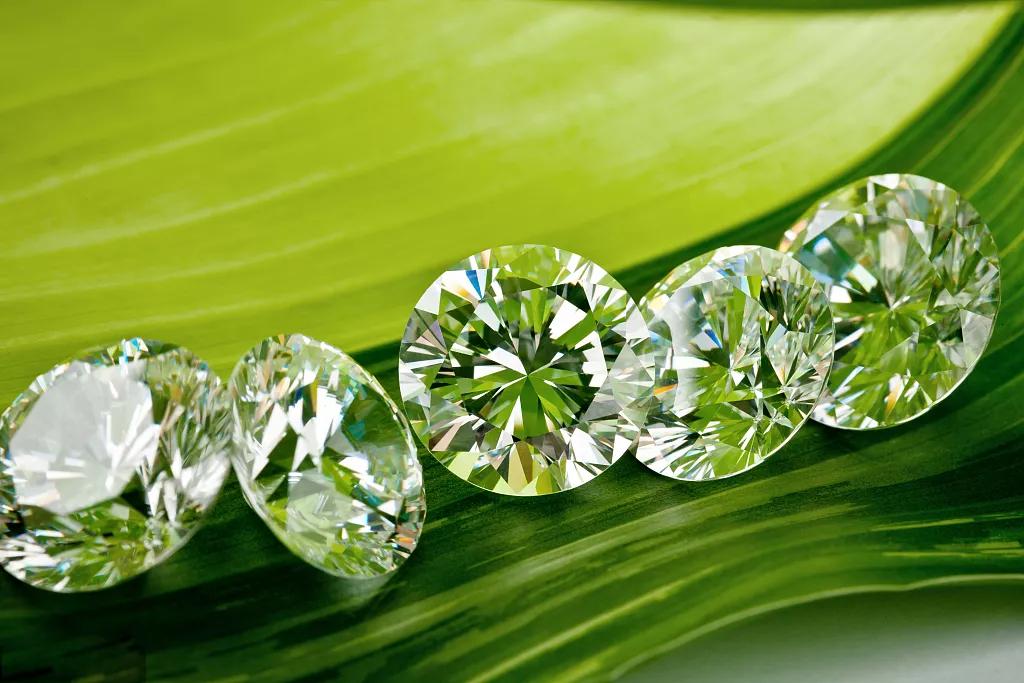 人工培育钻石和天然钻石的区别,培育钻石有市场吗