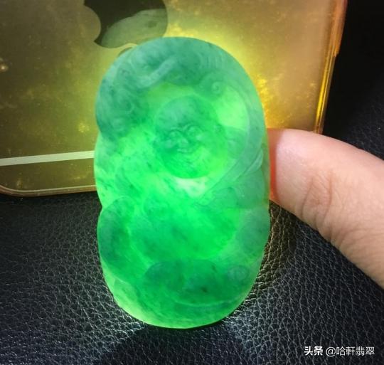 河南南阳卖的缅甸翡翠是真的吗,翡翠和南阳玉价格