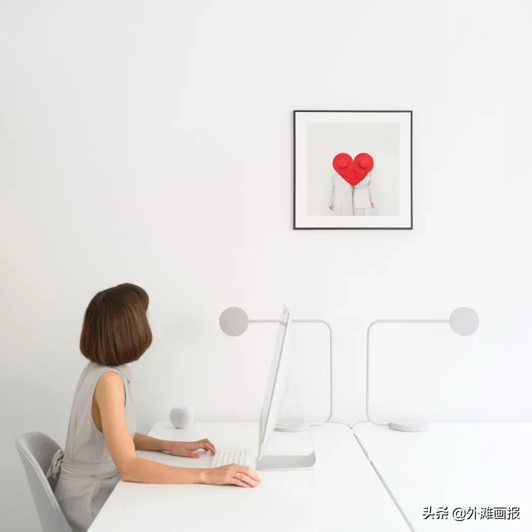 情侣旅行拍照片怎么拍出高级感,很火的一对情侣拍照很有技巧