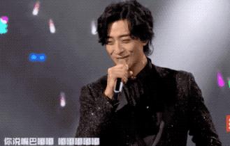 一开始我以为爱上了实力派,没想到他们还全是梗王