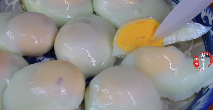 水煮荷包蛋不成形是不是鸡蛋不好,荷包蛋怎么煮不散还圆几分钟熟