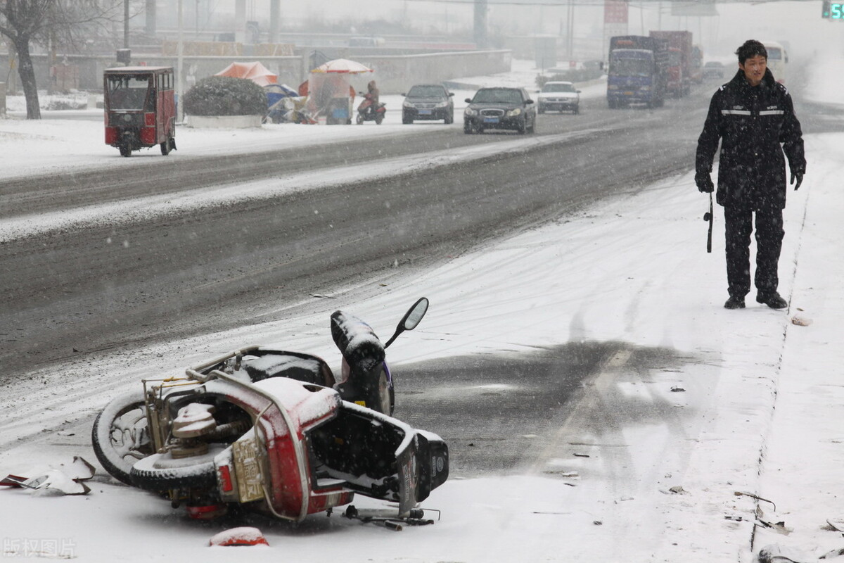 冬天路滑电动车怎么防滑小技巧,冬天电动车防滑