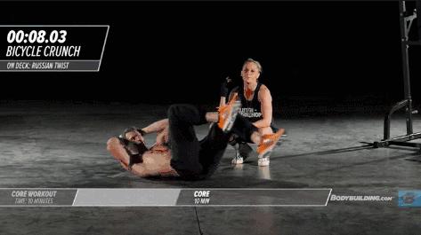 *辱侮**中国肌肉男的身材？网友：呸，你不配