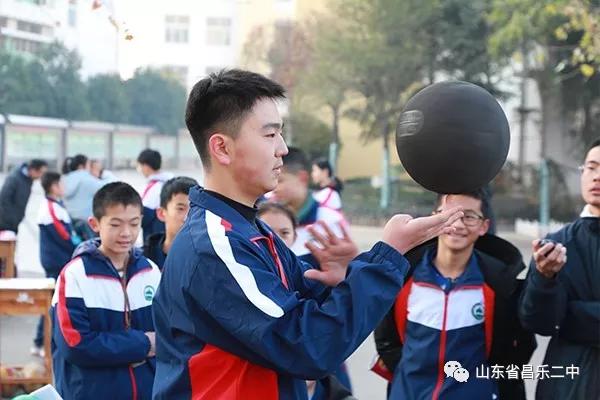 挑战极限成长生命——昌乐二中举行第十一届校园吉尼斯挑战赛