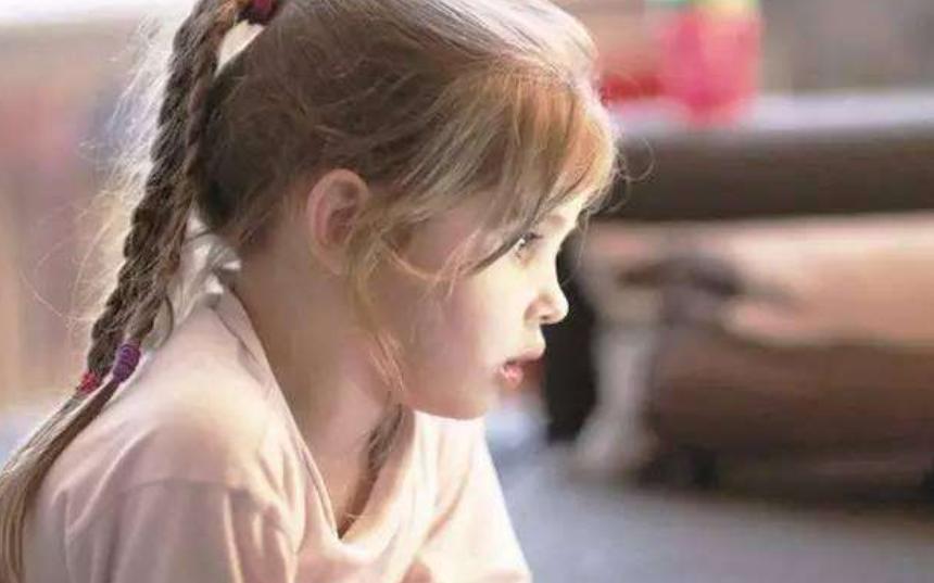 家庭不富裕孩子却大手大脚,家里不富裕怎么引导孩子不自卑