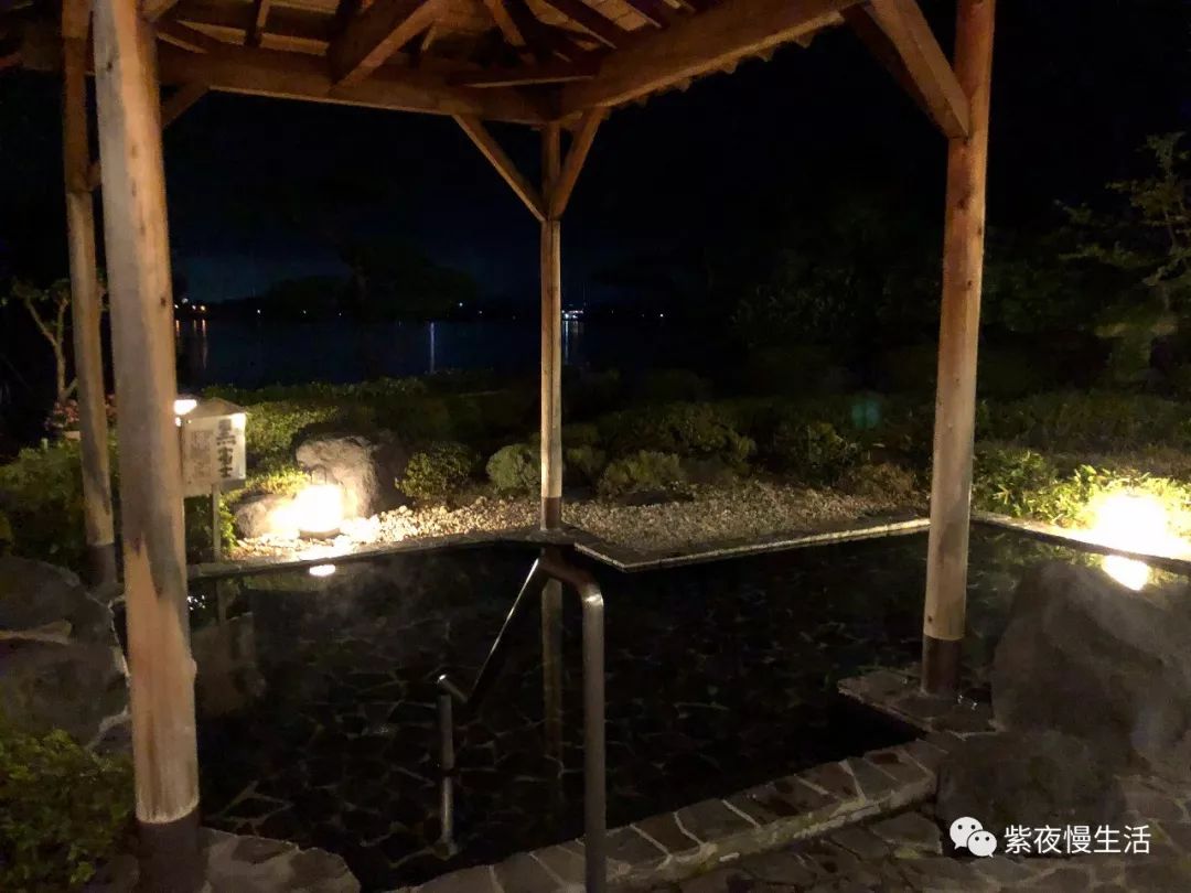 未见富士,幸运依在-秀峰阁湖月