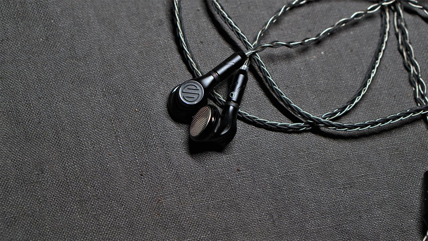 或许比原厂还要好一些：我的iPhone12的“高冷”配件们