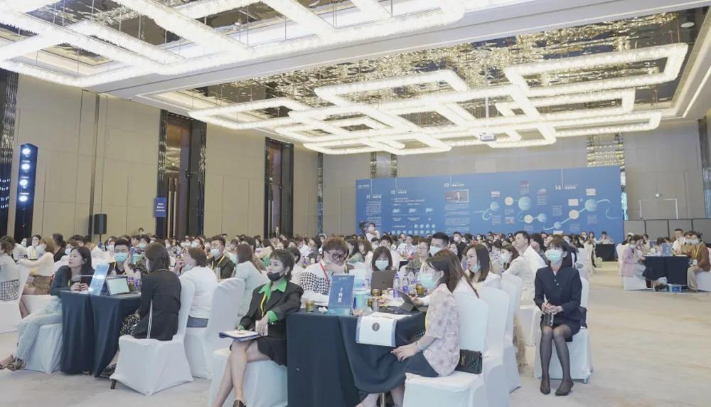 V-Ta彩妆|从手艺人转生意人,她说走进华盛美业后变化翻天覆地