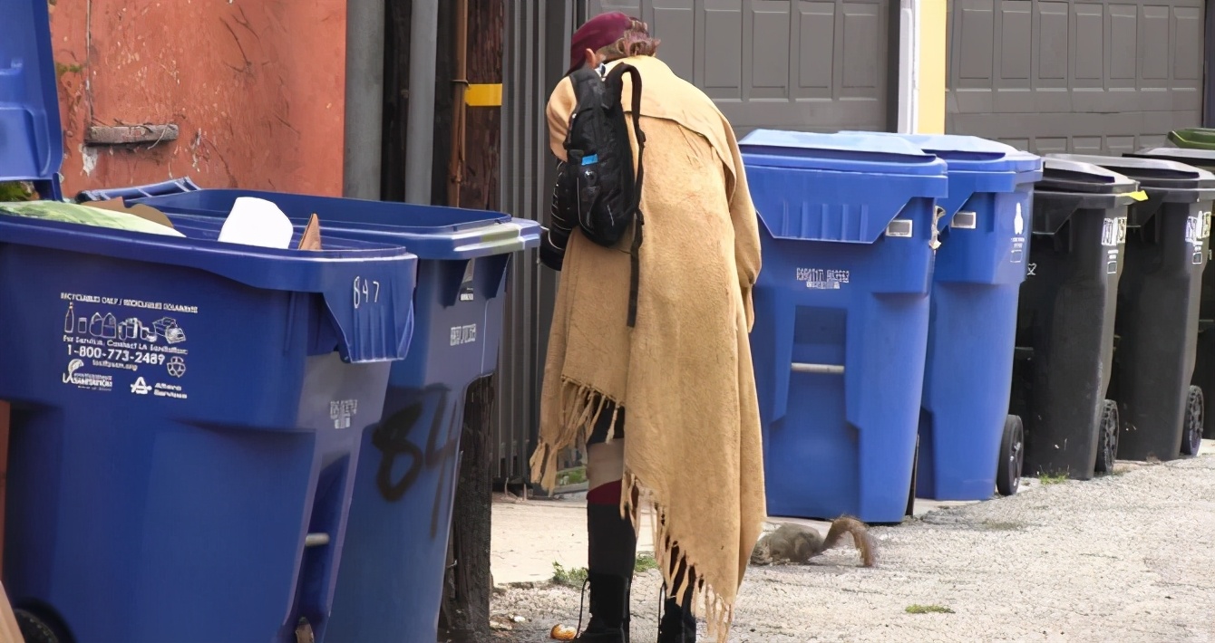 美艳名模沦为脏臭流浪汉,名模沦为流浪汉