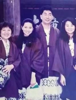 伊能静的坎坷情史：亲手葬送23年感情，离婚后嫁秦昊收获幸福