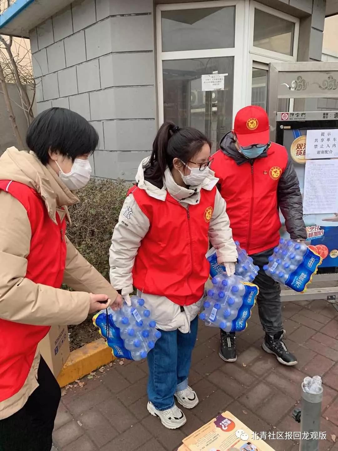 观里这些帐篷，是守护咱们安全健康的堡垒