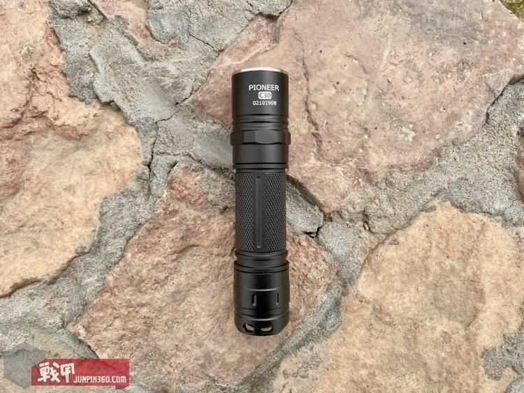 流明开拓者c30手电筒,开拓者c33手电黄光