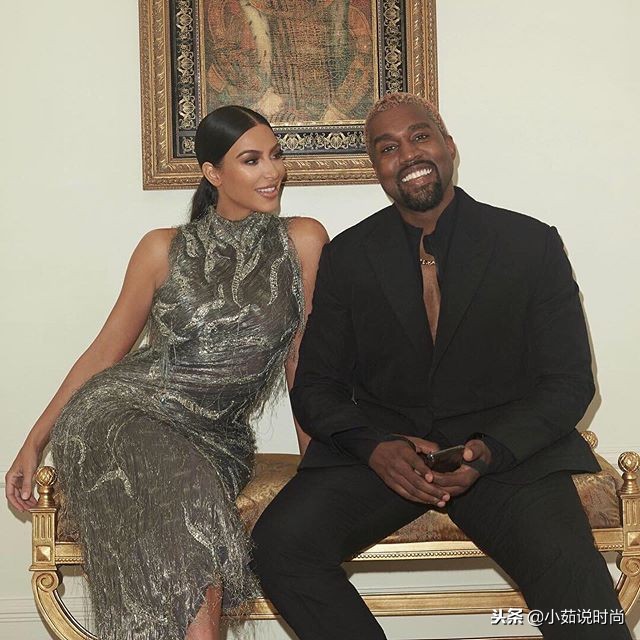 金卡戴珊化妆穿衣,金卡戴珊蒙面化妆