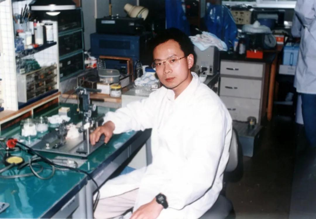 闈㈠楂樿柂璇辨儜,闈㈠缇庡浗楂樿柂姣呯劧鍥炲浗