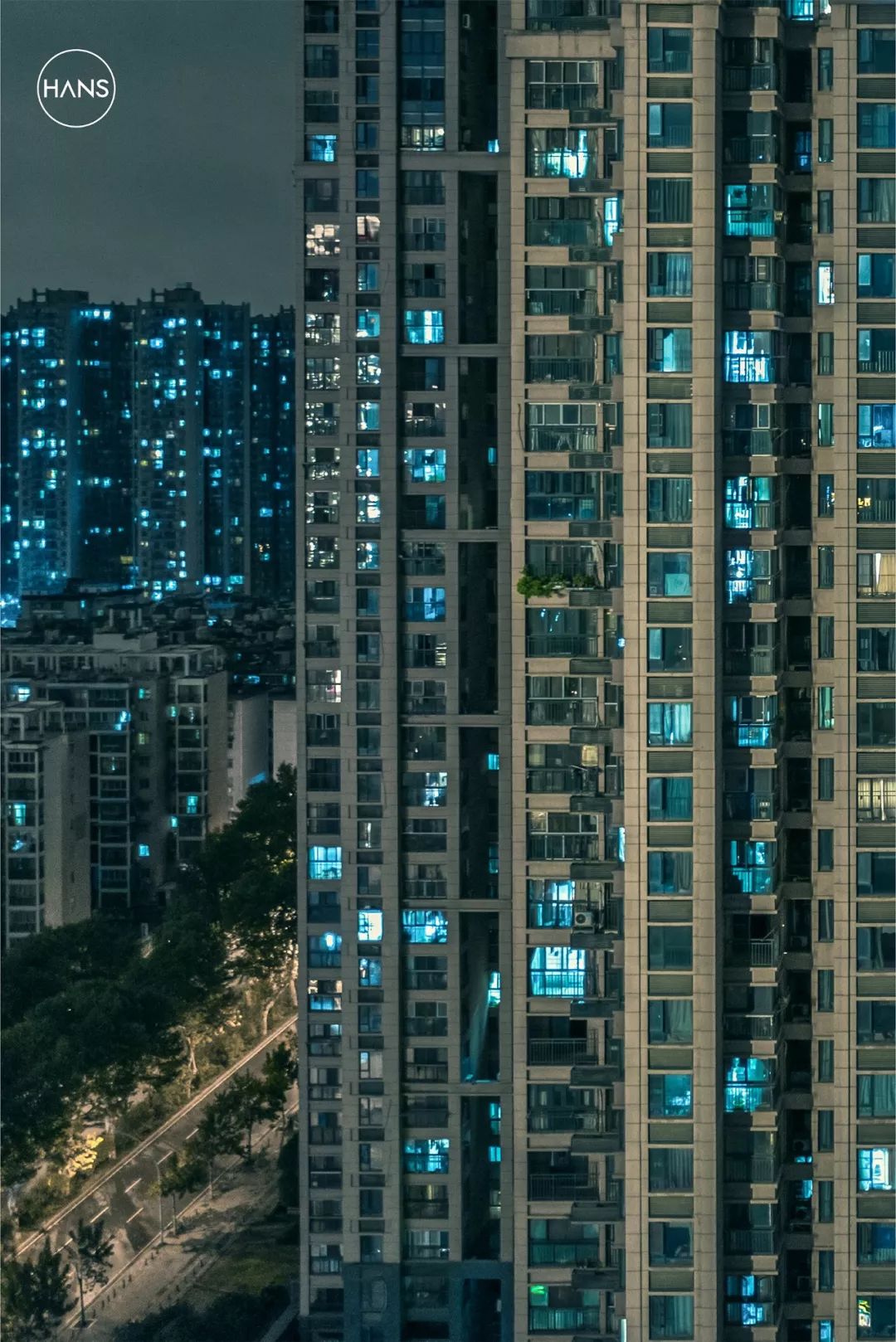 这里是青山，请长按保存