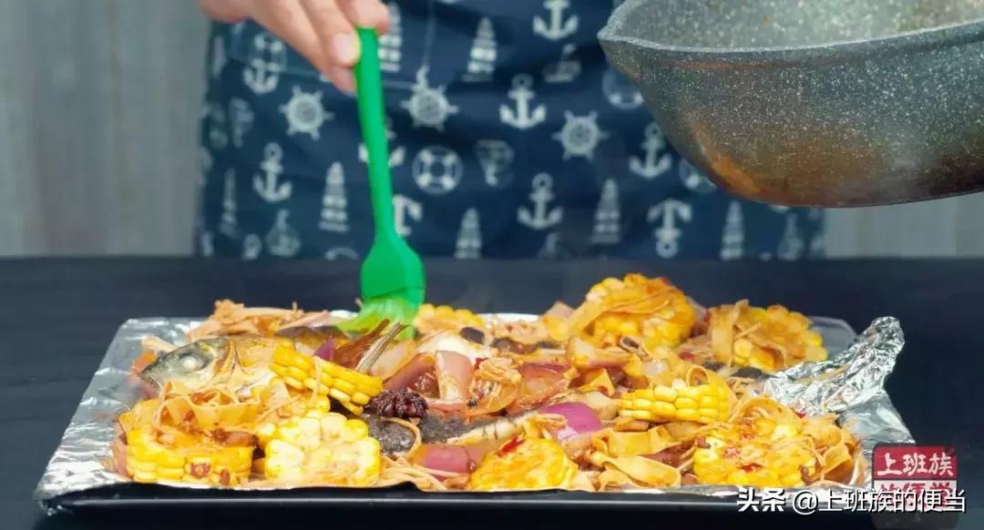 烤鱼不用锡纸的做法,烧烤烤鱼最简单的方法