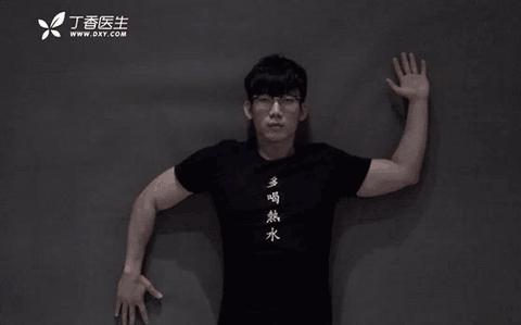 缓解肩膀脖子疼痛的动作,左脖子一根筋连着肩膀痛怎么缓解