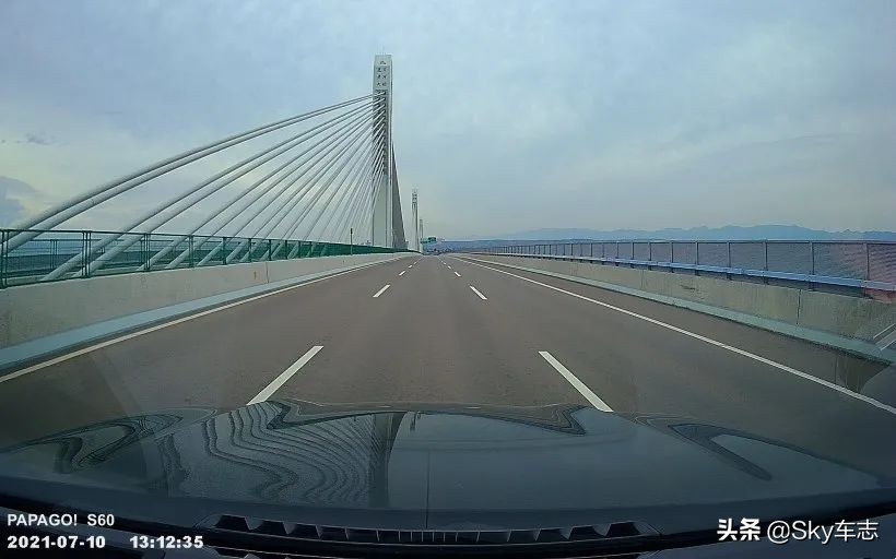 7天3000公里,宝马x57000公里发现烧机油