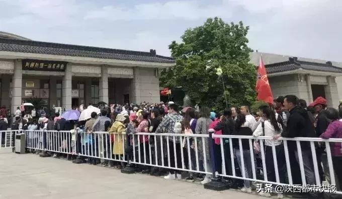查他!西安这个景点假期就出名,本地人不去,专门忽悠外地人……