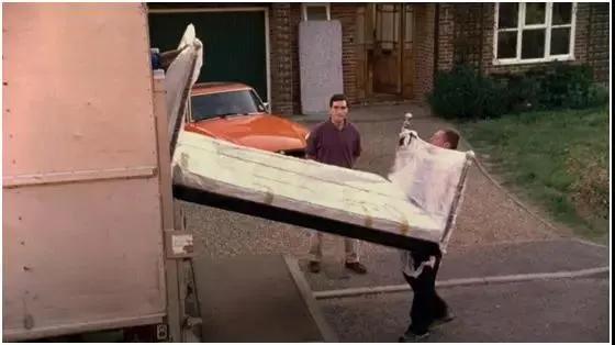 100元网购「俄罗斯新娘」？这顶级女神片看酸了