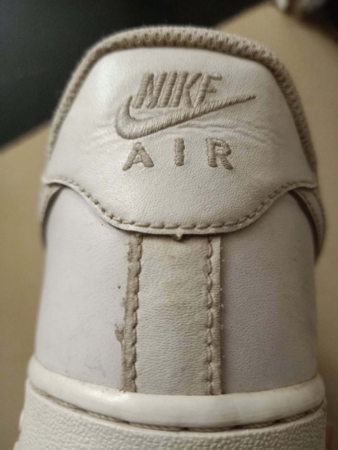 怎样鉴定一双鞋是真的还是假的,怎么辨别一双鞋子的真假