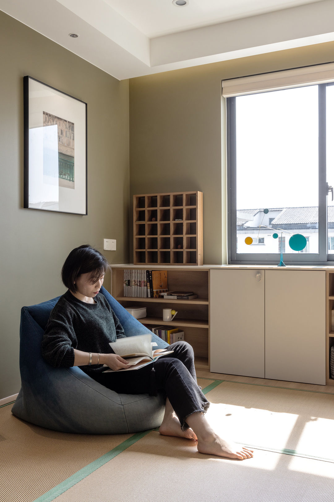 越来越多人舍弃客厅不买茶几,越来越多人舍弃电视墙