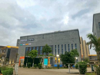 @爱购物的你，五一来钦州一站买遍全球好货，还有免费红酒喝！